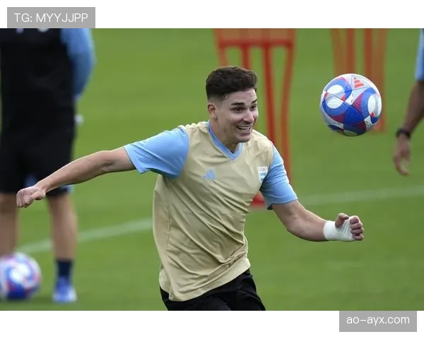 阿尔瓦雷斯精准破门助球队逆转取胜，状态回升展现强劲竞争力