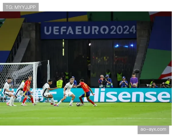 穆西亚拉闪耀4-2-3-1阵型,引领球队战术革新 穆西亚拉闪耀4-2-3-1阵型,引领球队战术革新