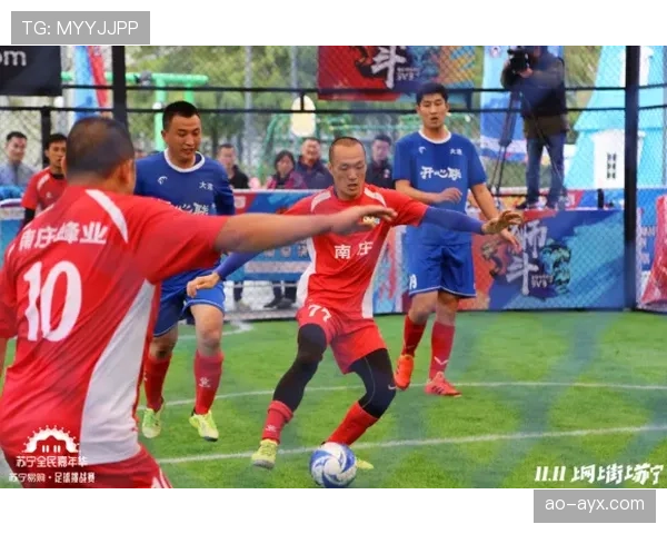 穆西亚拉在绿茵场上的表现持续提升，展示出谦逊德国天才的潜力与技术。