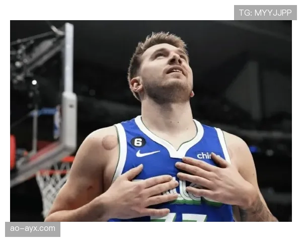 看到卢卡·东契奇戴的那块表，瞬间就像被拉进了另一个阶层，心态崩了